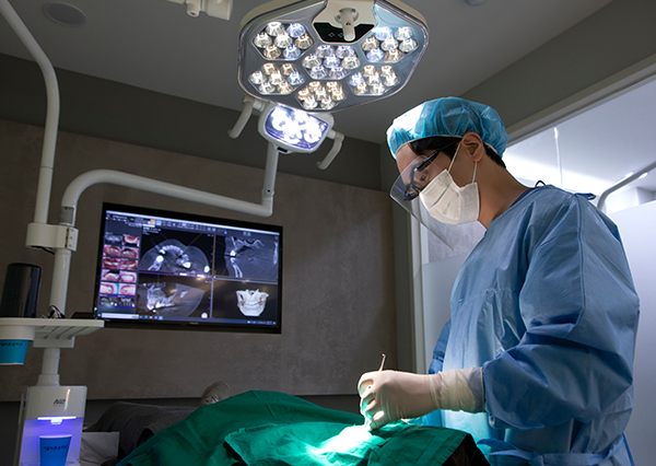 맞춤형 임플란트 수술